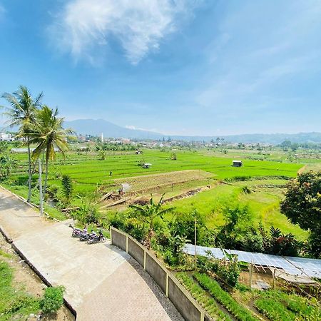 Villa Imperial Diamond Cibadak (Cianjur, West Java) Exterior foto