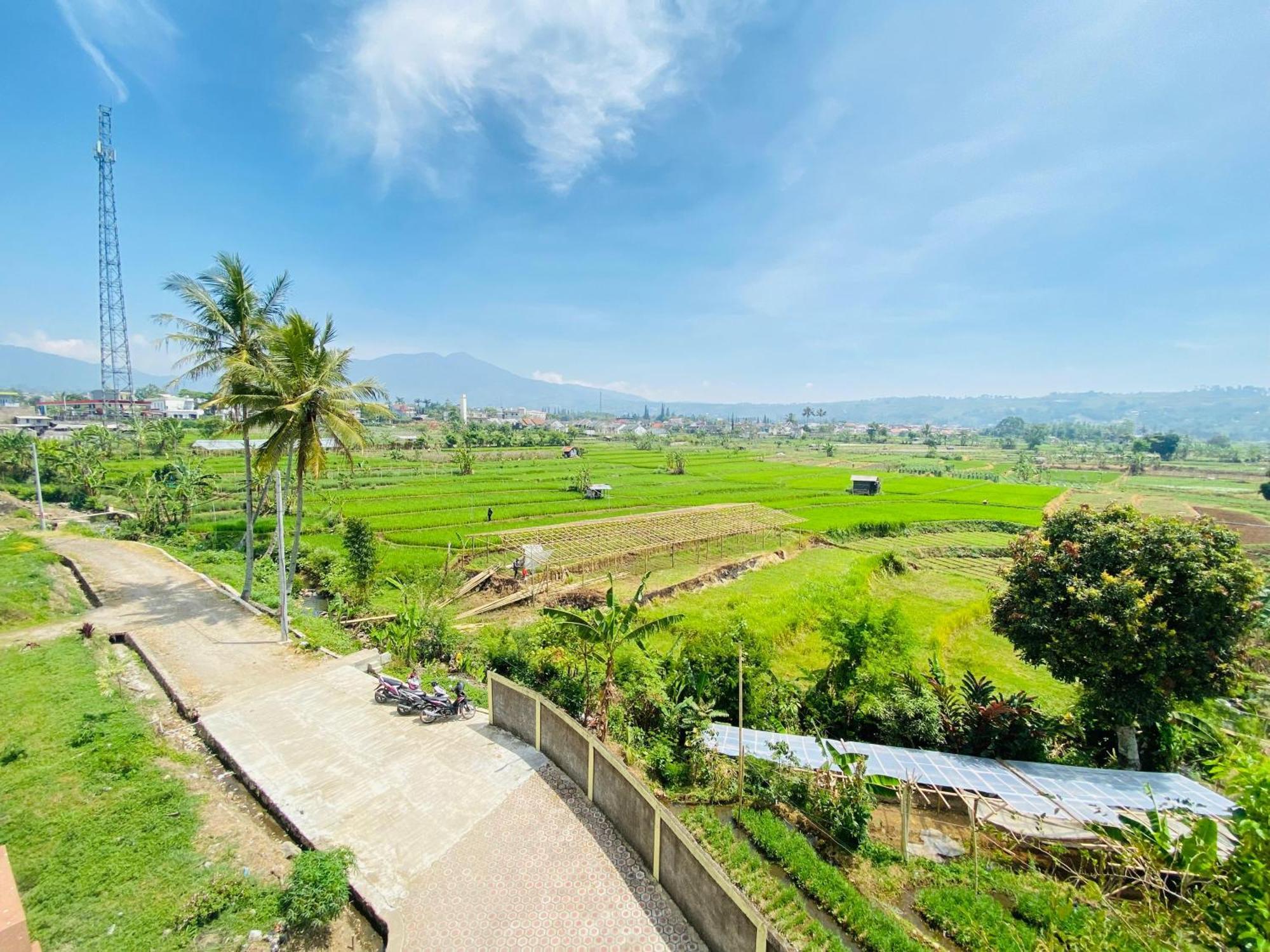 Villa Imperial Diamond Cibadak (Cianjur, West Java) Exterior foto